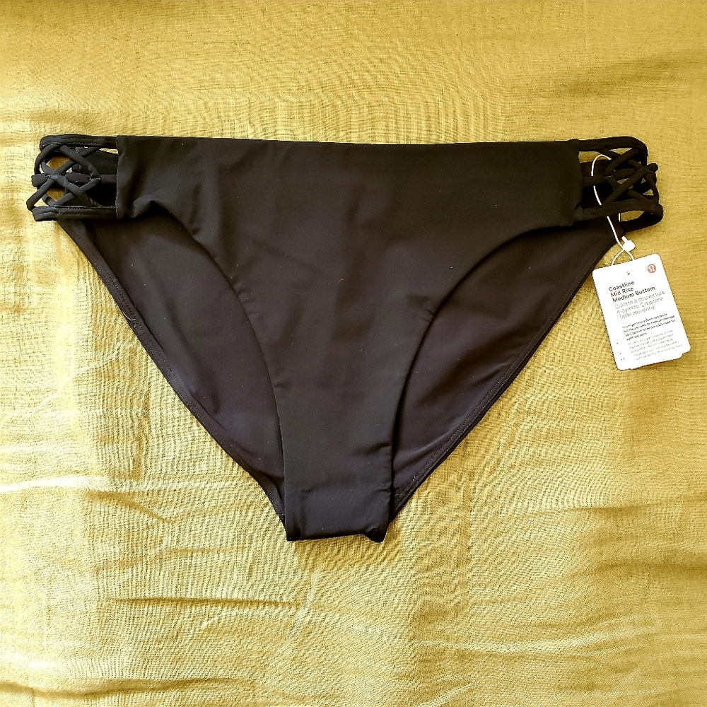 Lululemon Coastline Mid Rise Medium Bottom Black